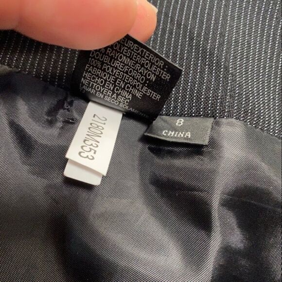 TAHARI Skirt Narrow Pinstripe A-line Slightly Flared Sz 8 Corpcore Work Office - Picture 8 of 11